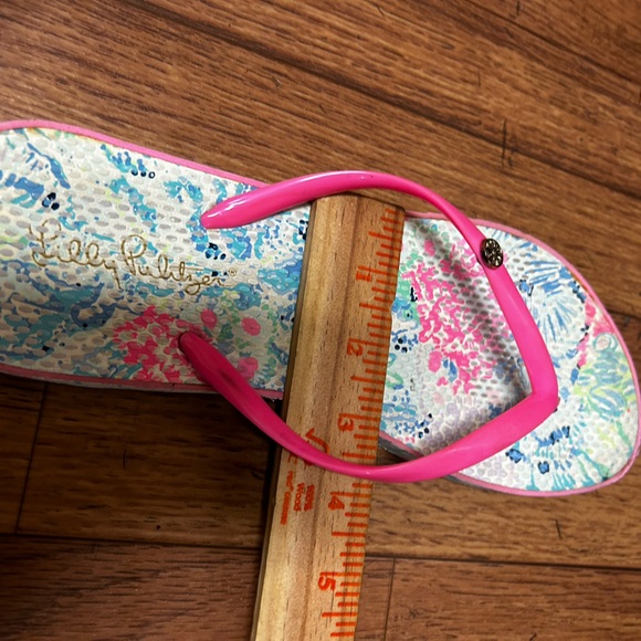 Lilly Pulitzer - Picture 2 of 5